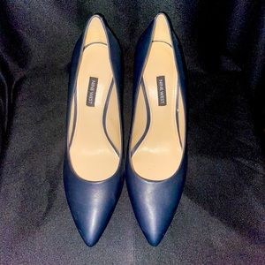 Nine West ladies pumps size 11